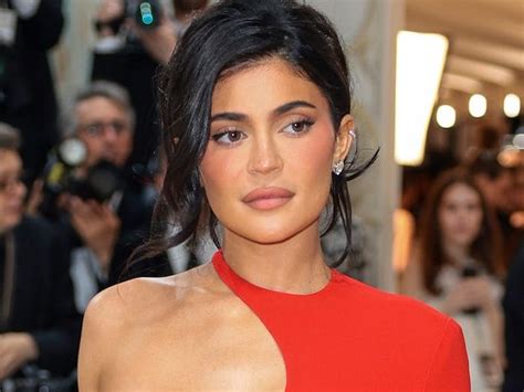 Kylie Jenner Pulled Rolex Out of Her Purse in Viral TikTok Video .